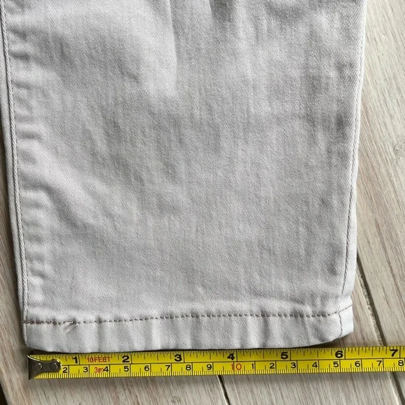 Charter Club Capri Beige size 4 pre owned in great condition - Picture 6 of 7